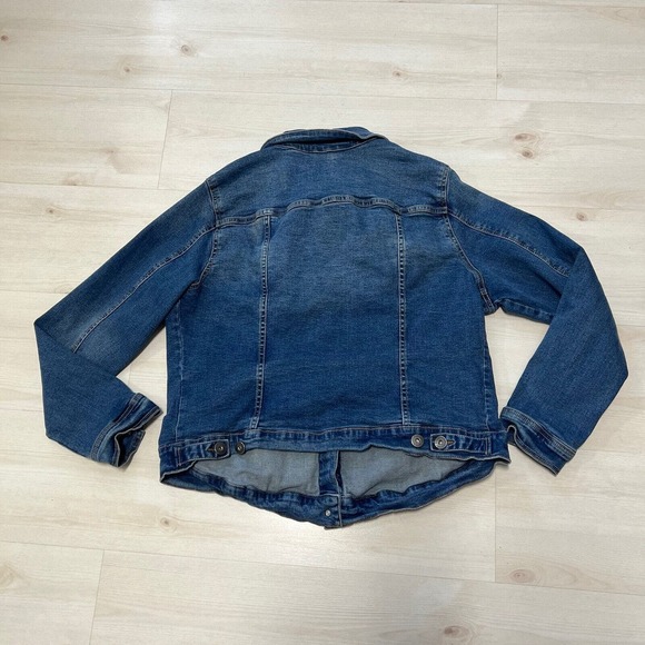 Torrid Jean Jacket Womens Plus Size 2X Blue Trucker Stretch Distressed - Picture 8 of 14